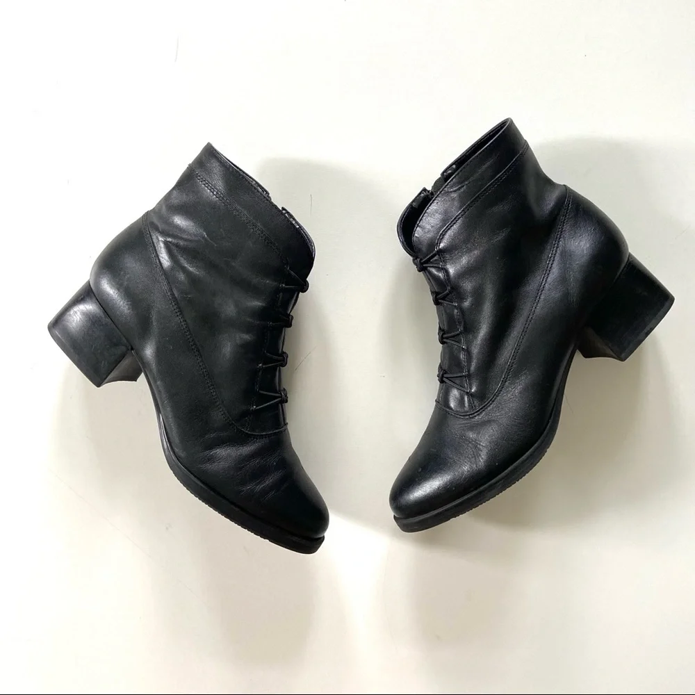 Vintage Boston Accent Granny Black Genuine Leather Lace-Up Heeled Ankle Boots - Picture 4 of 9